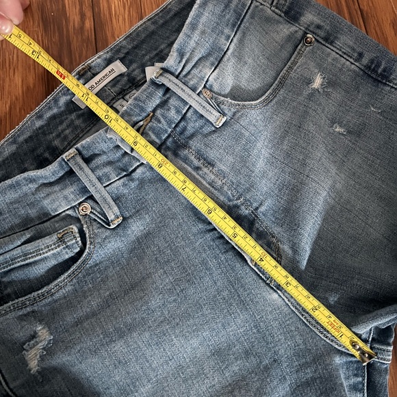 GOOD AMERICAN GOOD STRAIGHT LIGHT WASH DISTRESSED JEANS SIZE 4 25.75” INSEAM - Picture 8 of 8